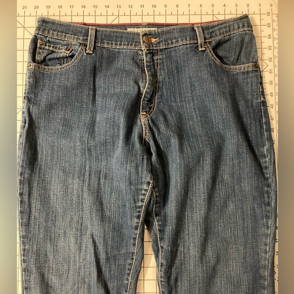 Levi’s Women’s Size‎ 16 Short 550 Relaxed Boot Cut Jeans